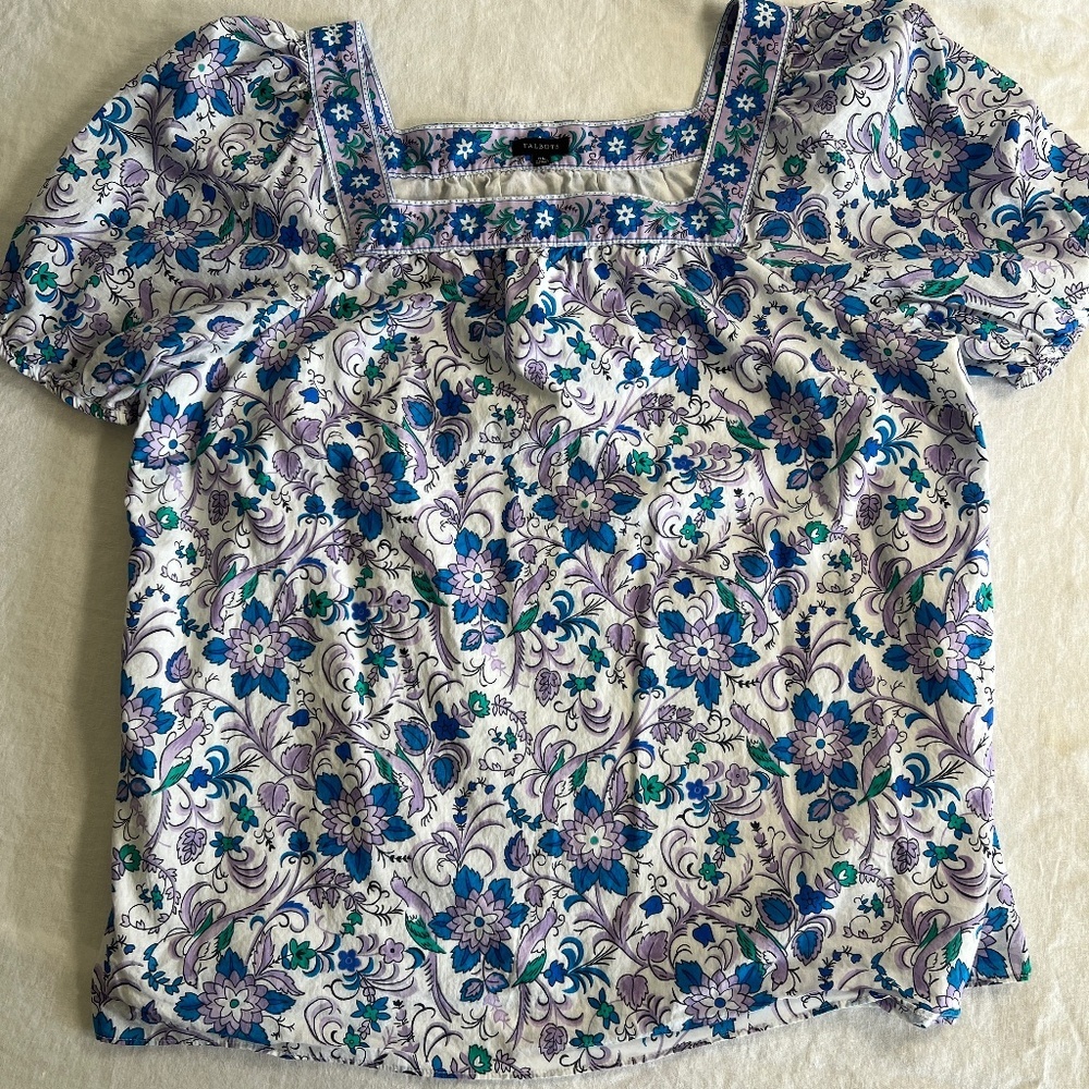 TALBOTS white flowered top XL square neckline